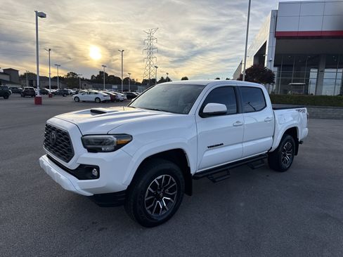 Certified 2023 Toyota Tacoma TRD Sport image 7