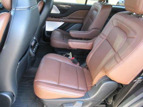 Used 2023 Lincoln Aviator Reserve w/ Equipment Group 201A image 29