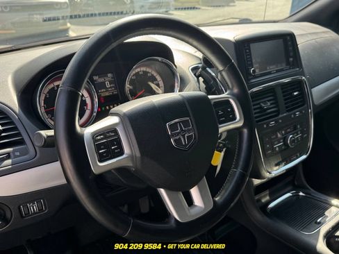 Used 2019 Dodge Grand Caravan GT FWD image 16