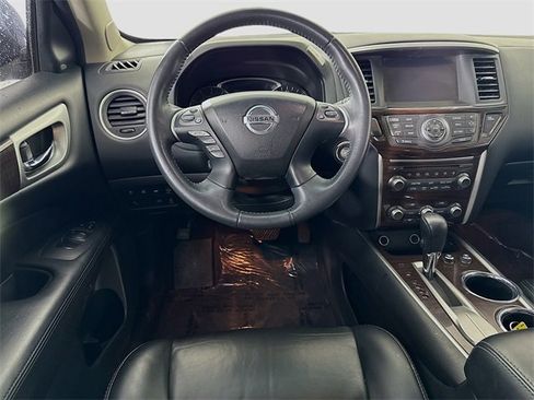 Used 2016 Nissan Pathfinder Platinum image 23