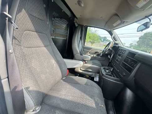 Used 2023 Chevrolet Express 2500 w/ Driver Convenience Package image 25