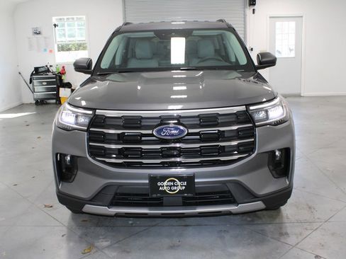 New 2026 Ford Explorer Active w/ Active Comfort Package image 2