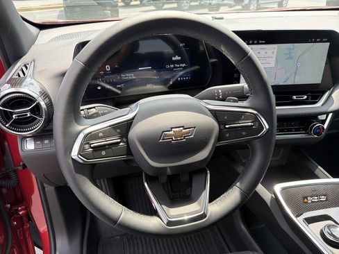 New 2026 Chevrolet Equinox LT w/ Convenience Package II AWD/4WD image 24
