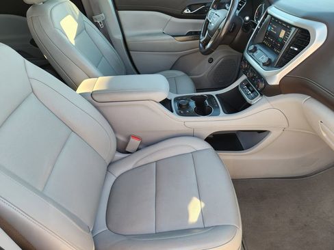 Used 2020 GMC Acadia SLT image 18
