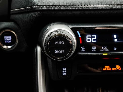 Used 2024 Toyota RAV4 XLE AWD/4WD image 31