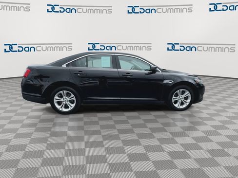Used 2016 Ford Taurus SE FWD image 9