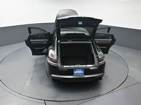 Used 2020 Porsche Panamera GTS image 59