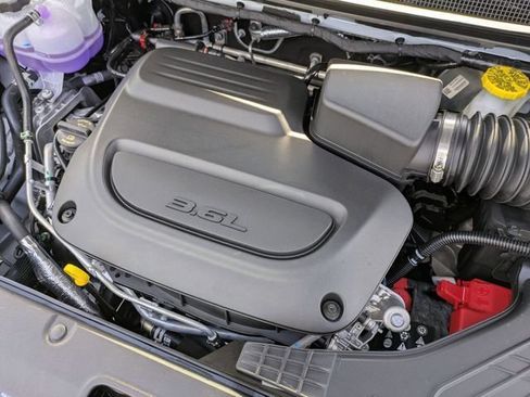 New 2027 Chrysler Pacifica Select FWD image 29