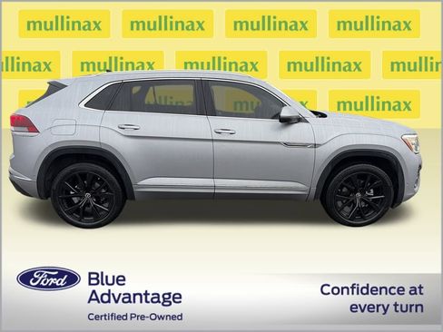 Used 2024 Volkswagen Atlas Cross Sport SEL Premium R-Line image 2
