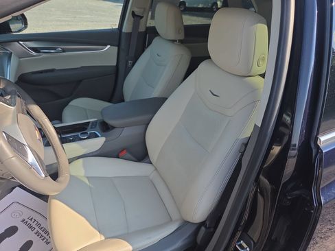 Used 2021 Cadillac XT5 Premium Luxury FWD image 14
