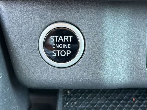 Used 2023 Nissan Rogue S image 26