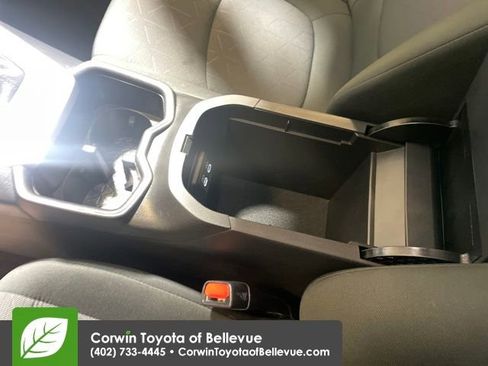 Used 2025 Toyota RAV4 XLE image 24