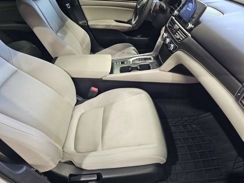 Used 2020 Honda Accord Hybrid image 7