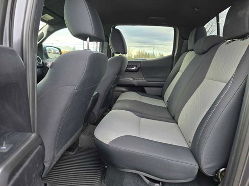 Used 2021 Toyota Tacoma TRD Sport w/ Technology Package image 20