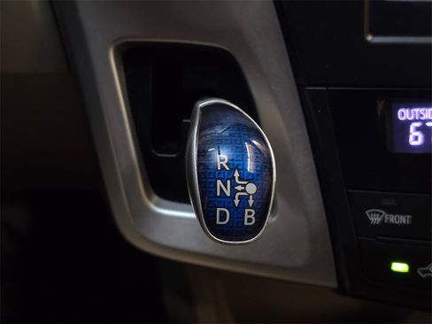 Used 2014 Toyota Prius V Three image 34