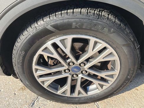 Used 2022 Ford Escape SEL w/ Technology Package FWD image 12