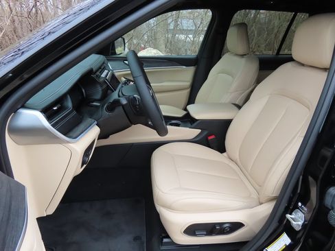 Certified 2025 Jeep Grand Cherokee Limited AWD/4WD image 21