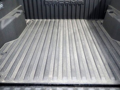 Used 2025 Toyota Tacoma TRD Off-Road image 34