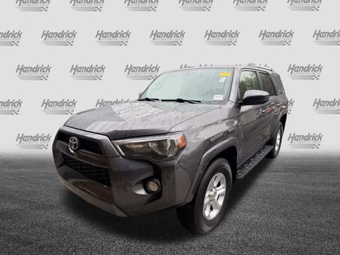 Used 2019 Toyota 4Runner SR5 AWD/4WD image 5
