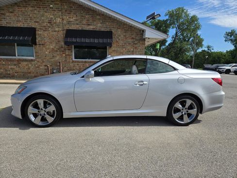 Used 2010 Lexus IS 250C RWD image 8