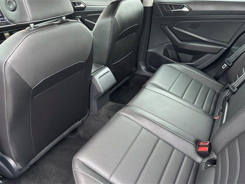 Used 2024 Volkswagen Jetta SE image 16