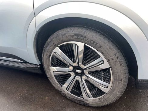 Used 2025 Cadillac Escalade IQ Luxury 1 image 9