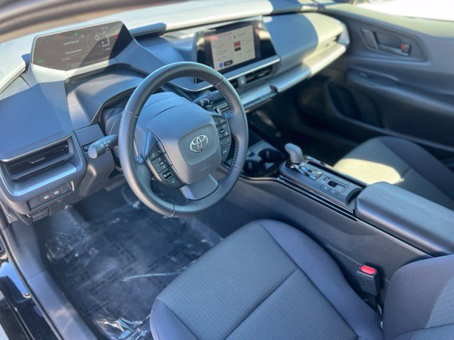 Used 2025 Toyota Prius LE FWD image 13