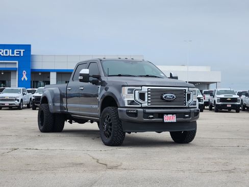 Used 2022 Ford F350 Platinum AWD/4WD image 3