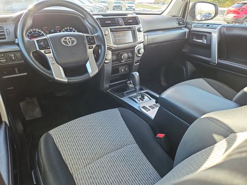 Used 2016 Toyota 4Runner SR5 image 3