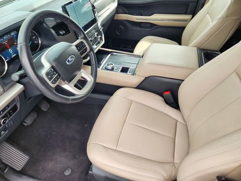 Used 2023 Ford Expedition XLT RWD image 12