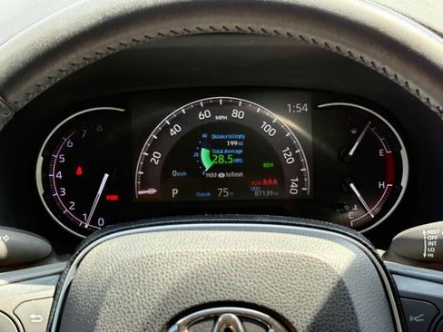 Used 2020 Toyota RAV4 Limited image 11