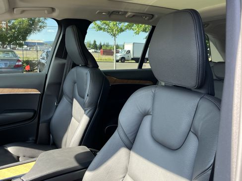 Used 2023 Volvo XC90 B6 Plus w/ Protection Package Premier AWD/4WD image 16