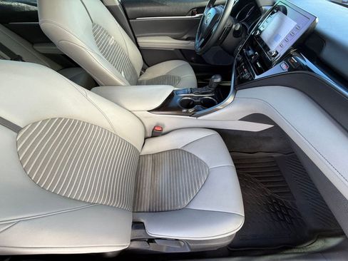 Certified 2022 Toyota Camry SE image 34
