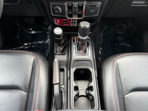 Used 2023 Jeep Gladiator Rubicon w/ Cold Weather Group AWD/4WD image 23