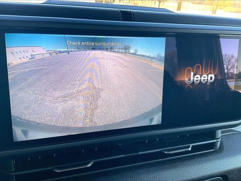 Used 2024 Jeep Wrangler Sport S image 25