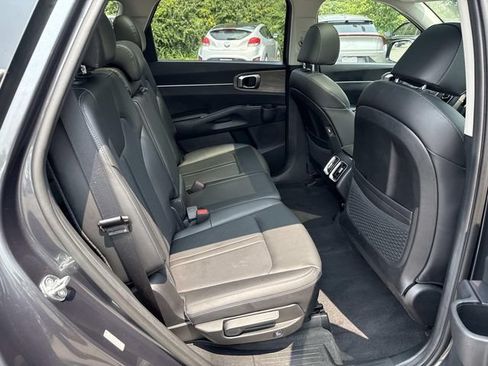 Used 2023 Kia Sorento S w/ Panoramic Sunroof Package AWD/4WD image 11