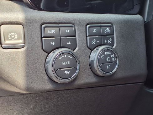 Certified 2024 Chevrolet Silverado 1500 High Country w/ Z71 Off-Road Package AWD/4WD image 19