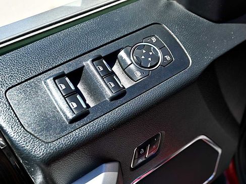 Used 2015 Ford F150 Lariat w/ Equipment Group 502A Luxury AWD/4WD image 22