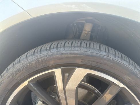 Certified 2023 Volvo XC60 B5 Ultimate w/ Protection Package Premier image 32