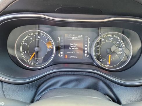 Used 2019 Jeep Cherokee Latitude Plus AWD/4WD image 10