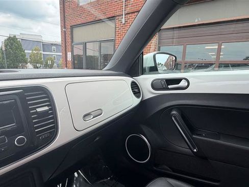 Used 2012 Volkswagen Beetle 2.5 FWD image 28