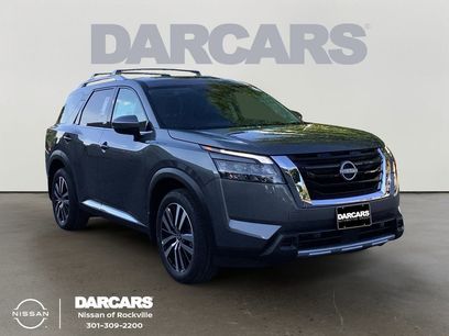 New 2025 Nissan Pathfinder Platinum w/ Cargo Package