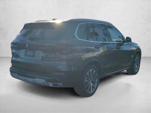 New 2026 BMW X5 sDrive40i w/ Premium Package RWD image 2