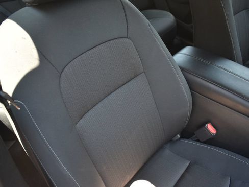 Used 2025 Nissan Altima 2.5 SV FWD image 22
