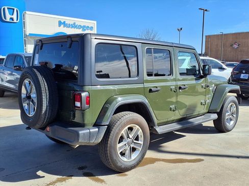 Used 2021 Jeep Wrangler Unlimited Sahara image 2