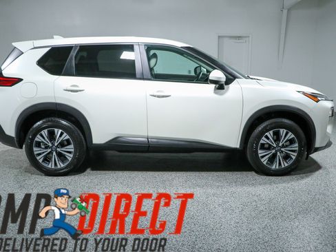 Used 2023 Nissan Rogue SV FWD image 6