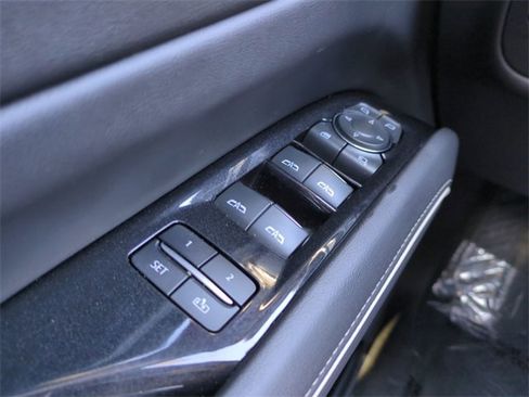 Used 2022 Cadillac Escalade ESV Premium Luxury image 30