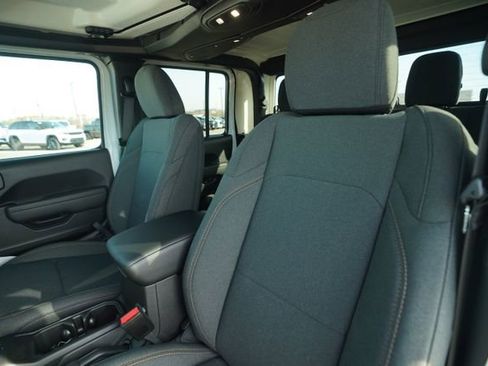 New 2025 Jeep Gladiator Sport image 33