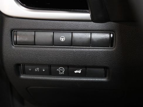 Used 2023 Nissan Rogue SL FWD image 39