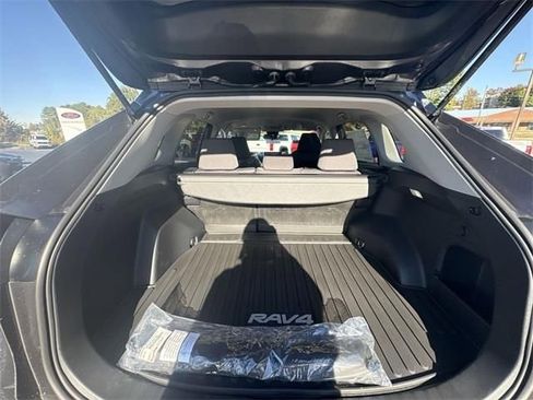 Used 2025 Toyota RAV4 XLE image 23